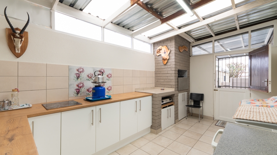 4 Bedroom Property for Sale in Peerless Park Western Cape